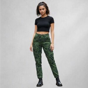 The North Face Women’s Camouflage Cargo Pants Size 4 Regular